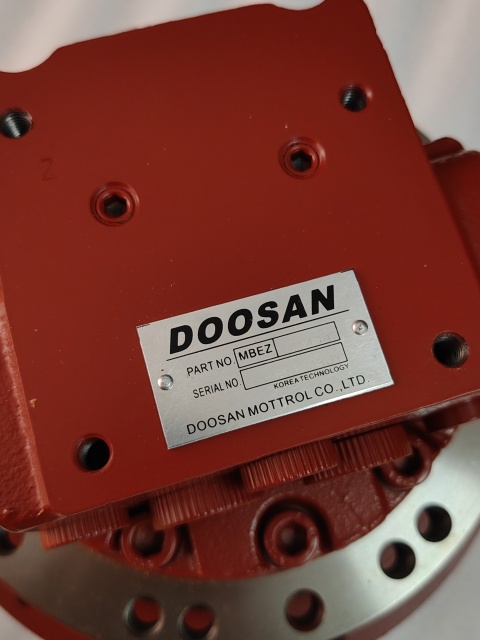 Final Drive Assy Genuine Quality 104-011001 104011001 Final Drive for Doosan TM04 Excavator Spare Parts Final Drive Travel Motor