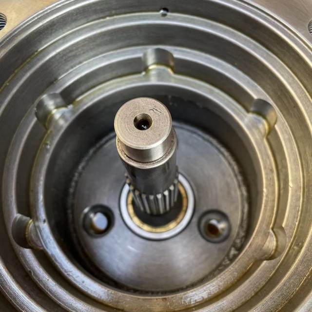 Excavator Hydraulic Travel Reduction Gearbox Travel Drive Travel Gearbox Suitable for Lovol Heavy Industry 65E