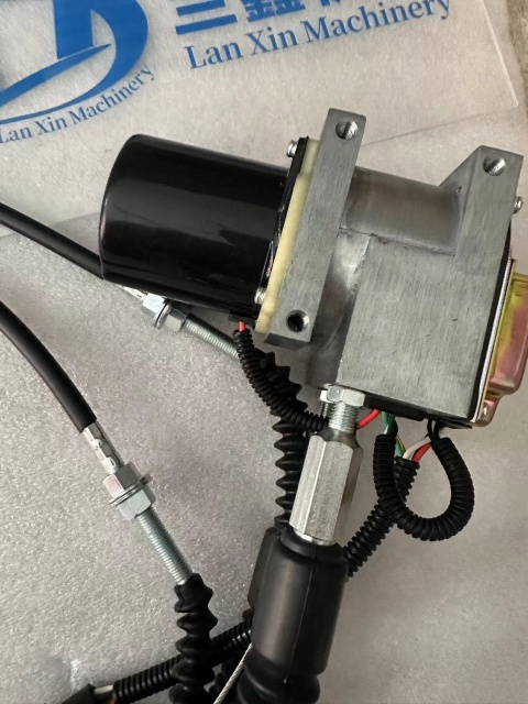 Machinery Parts Single Line 312V2  Excavator Throttle Motor 106-0092X 7Y-3914 105-0092  for CAT E312B E320B