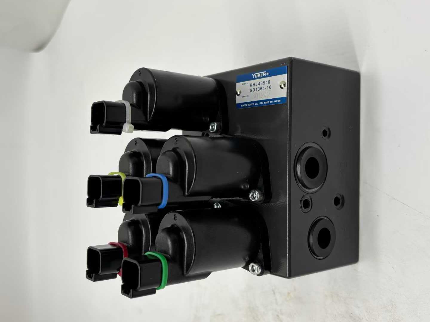 Excavator Solenoid Valve KHJ43510 Electric Valve Set SH200 SH130 SH145 SH210 SH240 for Sumitomo SH200-7 Excavator Solenoid Valve
