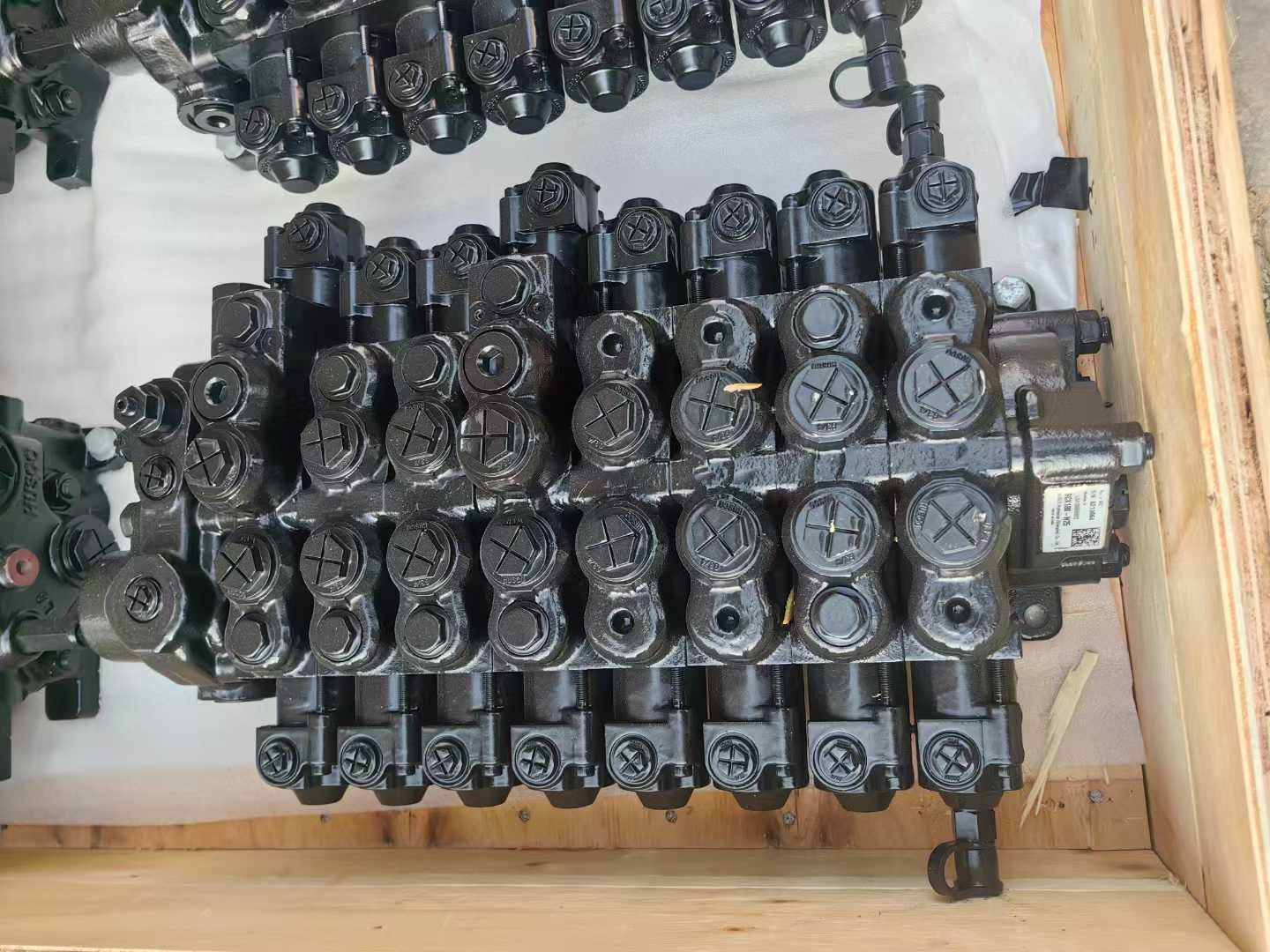 SCX180 Hydraulic Distribution Control Assy Excavator Main Distributor Multi-way Valve for Sany SY75 Excavator Distributor Valve