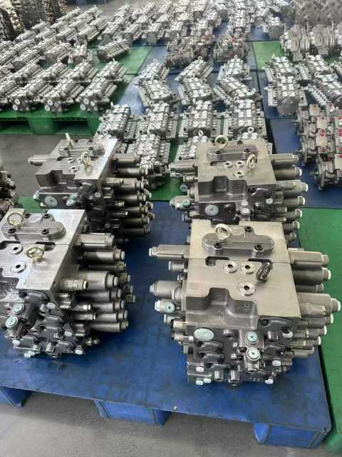 Original  KPM Control Valve KMX15RB KMX15AB Distribution Valve for Hyundai Doosan Sany XCMG Excavator Spare Part