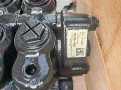 SCX180 Hydraulic Distribution Control Assy Excavator Main Distributor Multi-way Valve for Sany SY75 Excavator Distributor Valve