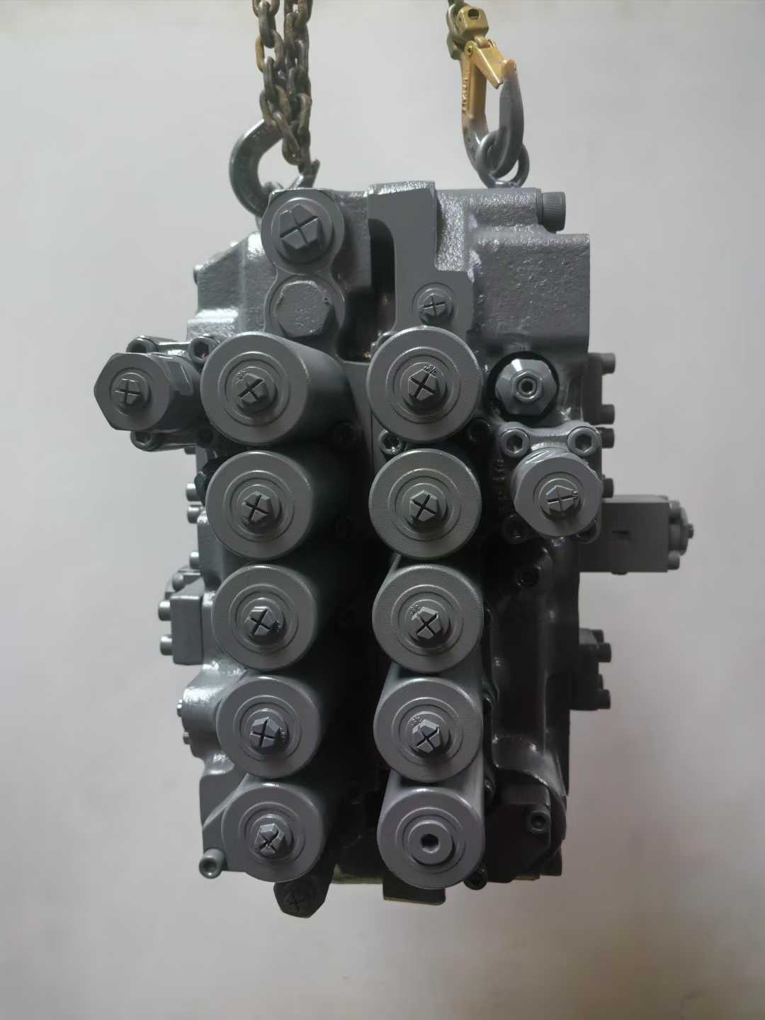 SH200A3 SH240A3 Distribution Valve KYB-C0170-55076 Multi-way Valve Hydraulic Main Control Valve for  Sumitomo SH200 Excavator