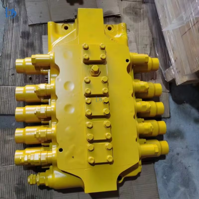 Excavator Spare Parts Hydraulic Main Control Valve 709-14-94001 709-14-94002 Distribution Valve for Komatsu PC1250-7 PC1250-8