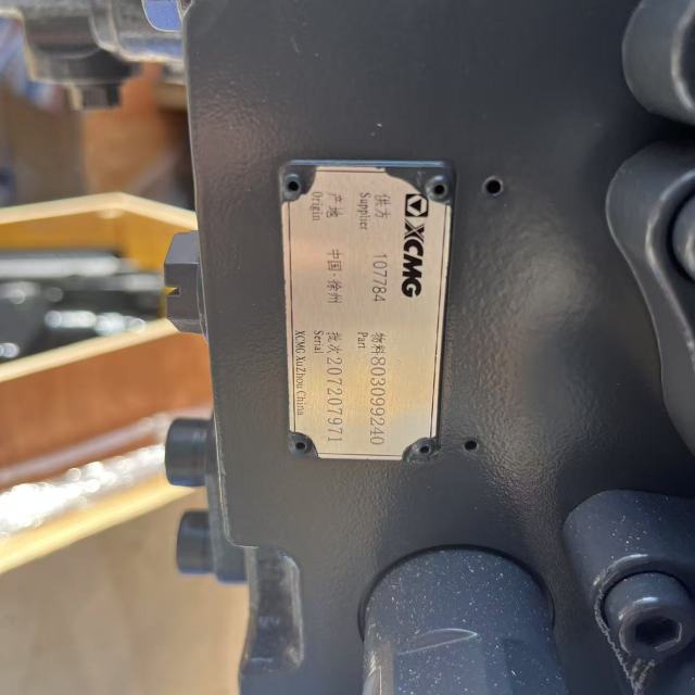 HVME270B-000000-024 Main Control Valve 196200951 for XCMG 370 Excavator Distribution Valve