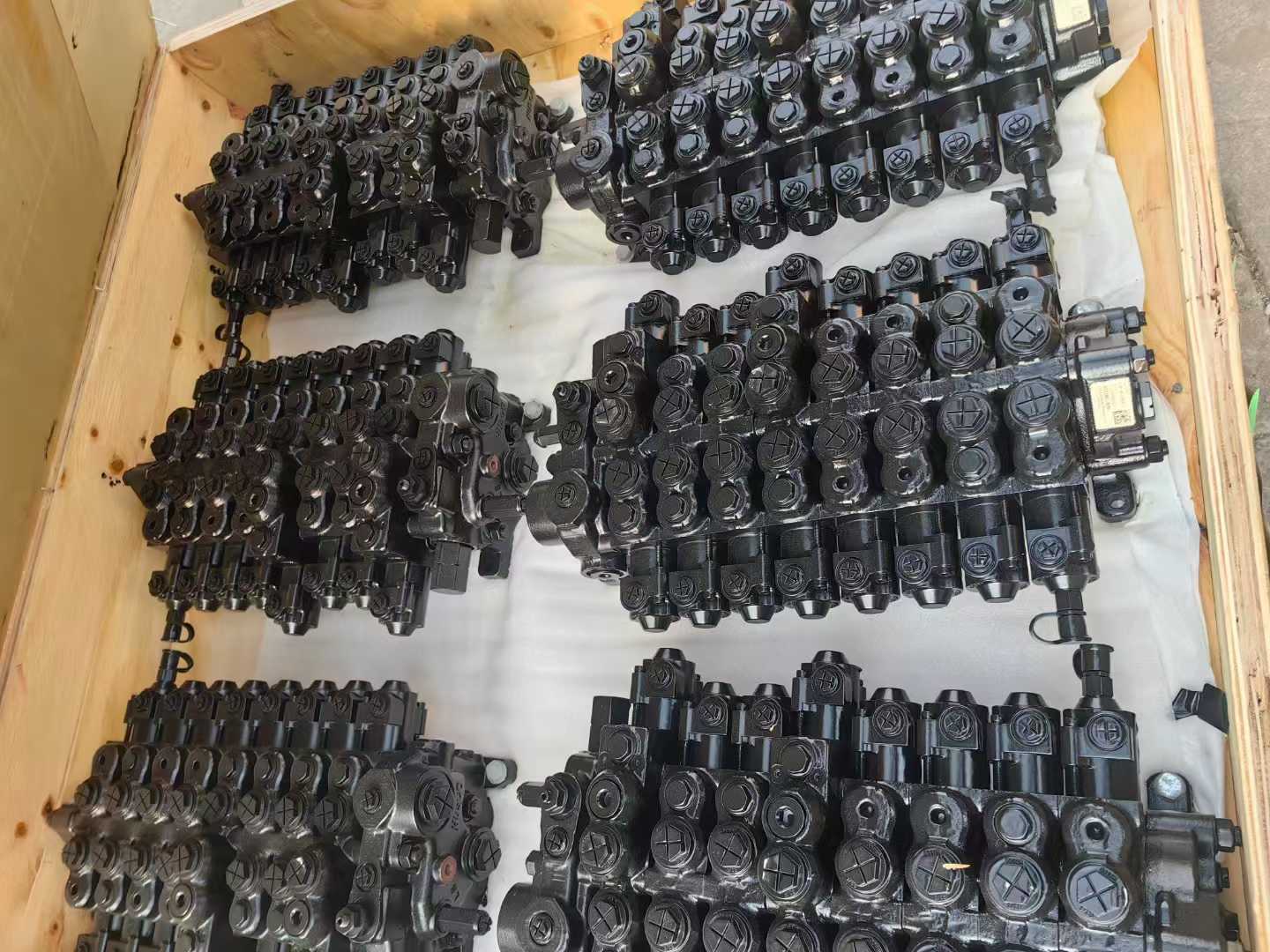 SCX180 Hydraulic Distribution Control Assy Excavator Main Distributor Multi-way Valve for Sany SY75 Excavator Distributor Valve
