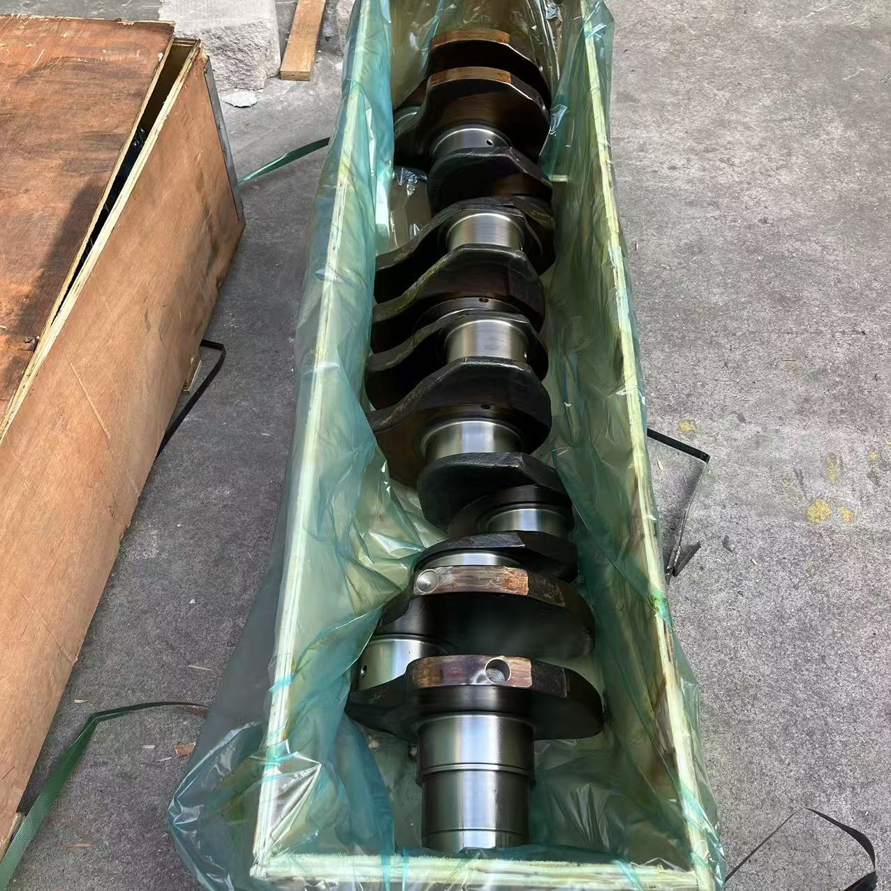 Excavator Engine Parts Forged Crankshaft C7.1 C9 C13 C15 C18 C32 3304 3306 3406 3512 3516 Crankshaft for Caterpillar C13