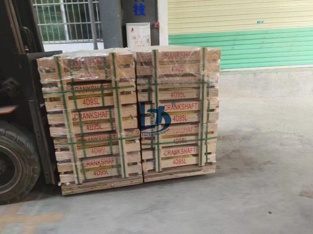 Factory Directly Engine Parts 6D140 Crankshaft for Komatsu Loader 6211-31-1010