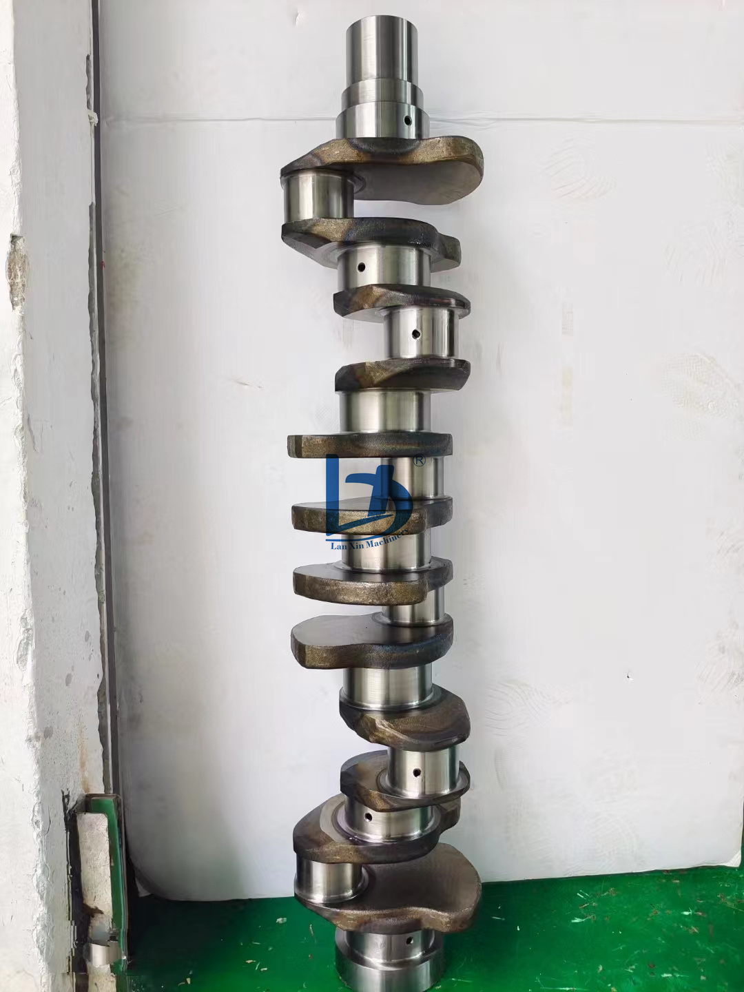 Factory Directly Engine Parts 6D140 Crankshaft for Komatsu Loader 6211-31-1010
