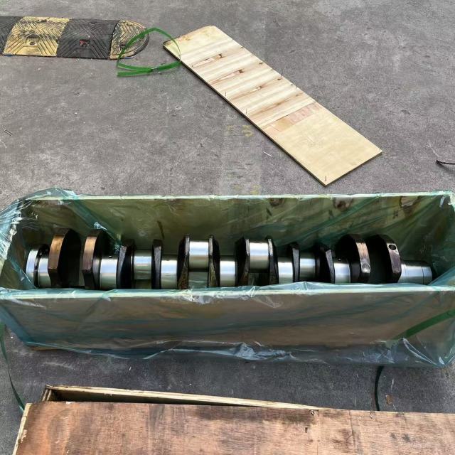 Excavator Engine Parts Forged Crankshaft C7.1 C9 C13 C15 C18 C32 3304 3306 3406 3512 3516 Crankshaft for Caterpillar C13