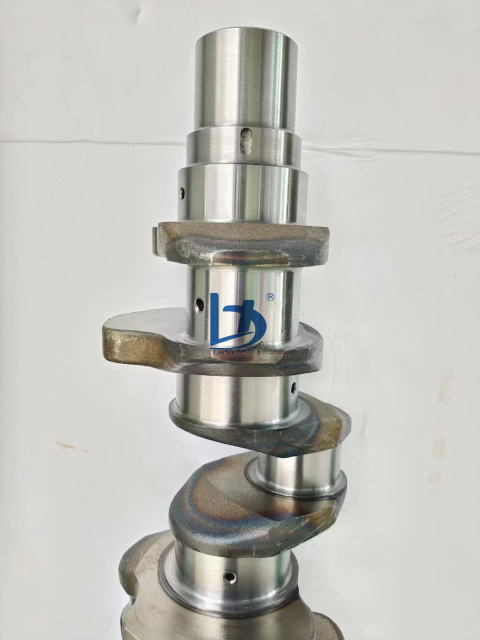 Factory Directly Engine Parts 6D140 Crankshaft for Komatsu Loader 6211-31-1010