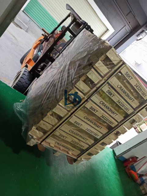 Factory Directly Engine Parts 6D140 Crankshaft for Komatsu Loader 6211-31-1010