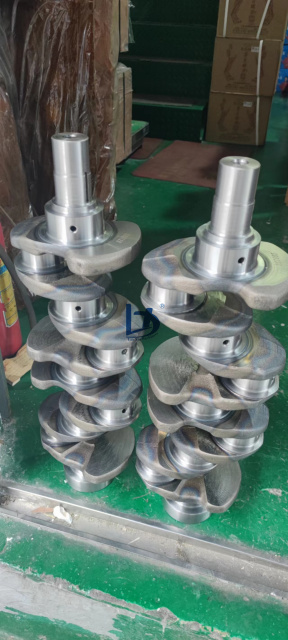 Forged Steel Cast Iron 4d95 Crankshaft 4d95s S4d95 4d95l Excavator Crankshaft for 4d95 4d95s Diesel Engine Spare Parts 6202-31-1