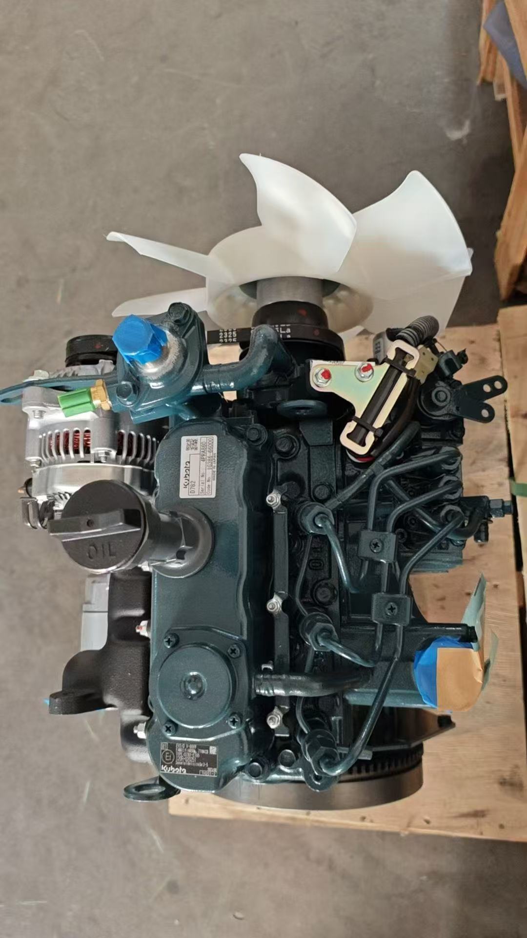 Excavator Original D772 D782 D902 D1105 D1305 V1505 D1703 V2203 V2403 V2607 V3300 V3800 Diesel Engine Assembly for Kubota D782