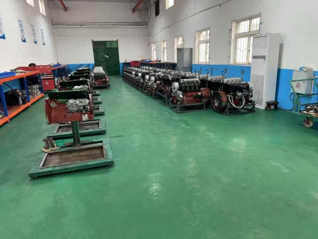 F3L912 Machinery Diesel Engines Excavator Engine F3L912 F3L913 F3L914 for Deutz 912 Engine Assembly