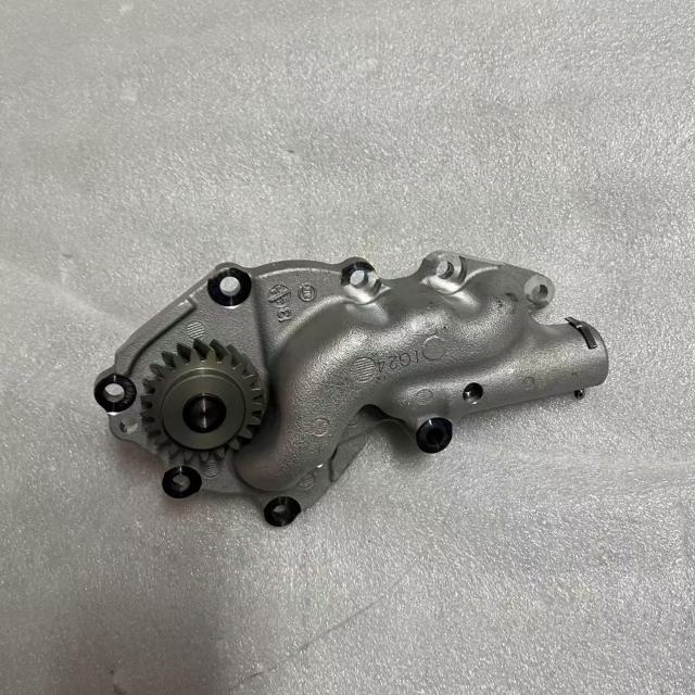 Excavator Oil Pump L260-0090M J08E OIL PUMP VHS151102150