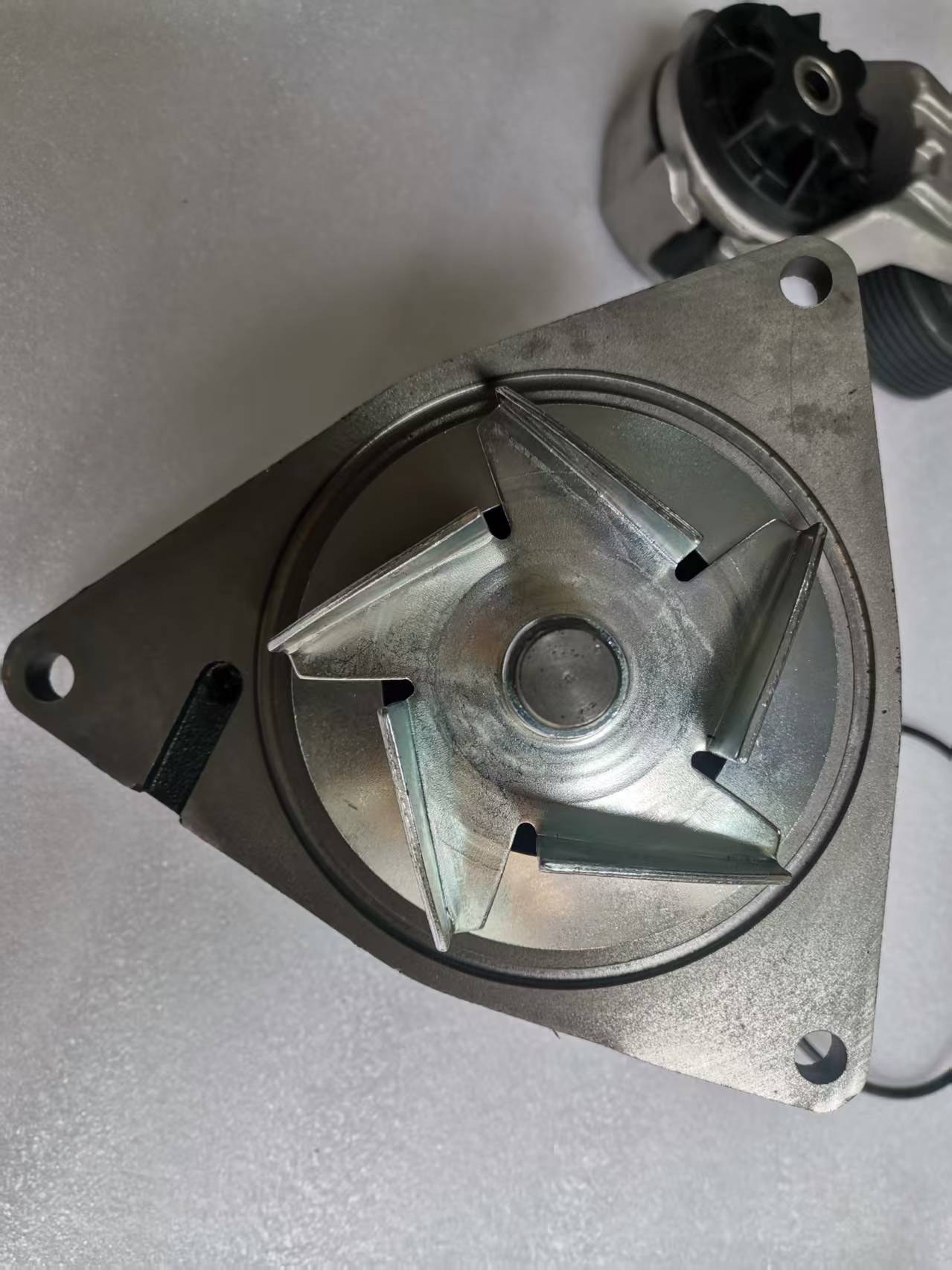 Water Pump SP230421 for Wheel Loader CLG855 CLG856 Engine