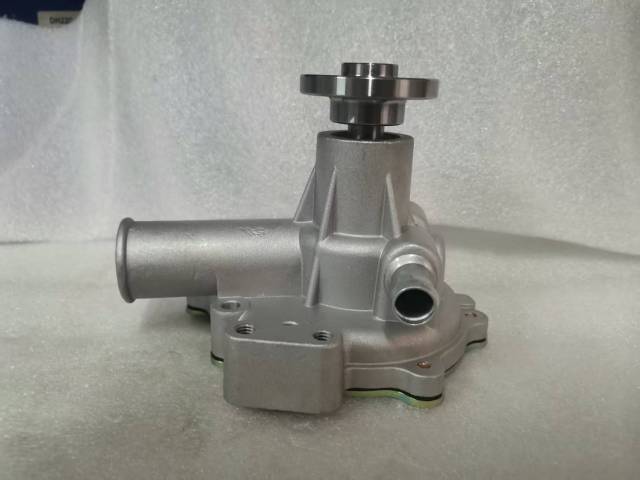 N844 N844L N844T N844LT-D N844L-D N844LT Water Pump for Shibaura TRACTOR ST450 ST460 Engine Repair Parts Water Pump