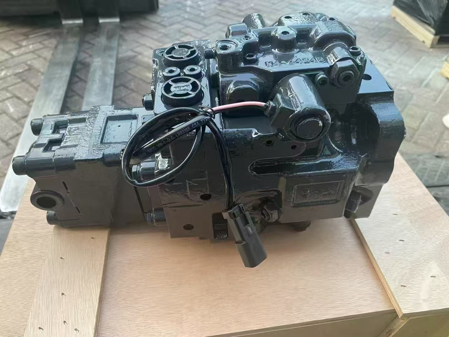 PC30 PC40 PC50 PC55 Hydraulic Pump PC30MR-2 PC40MR-2 PC50MR-2 PC55MR-2 Main Pump 708-3S-00460 708-3S-00522 7083S00522