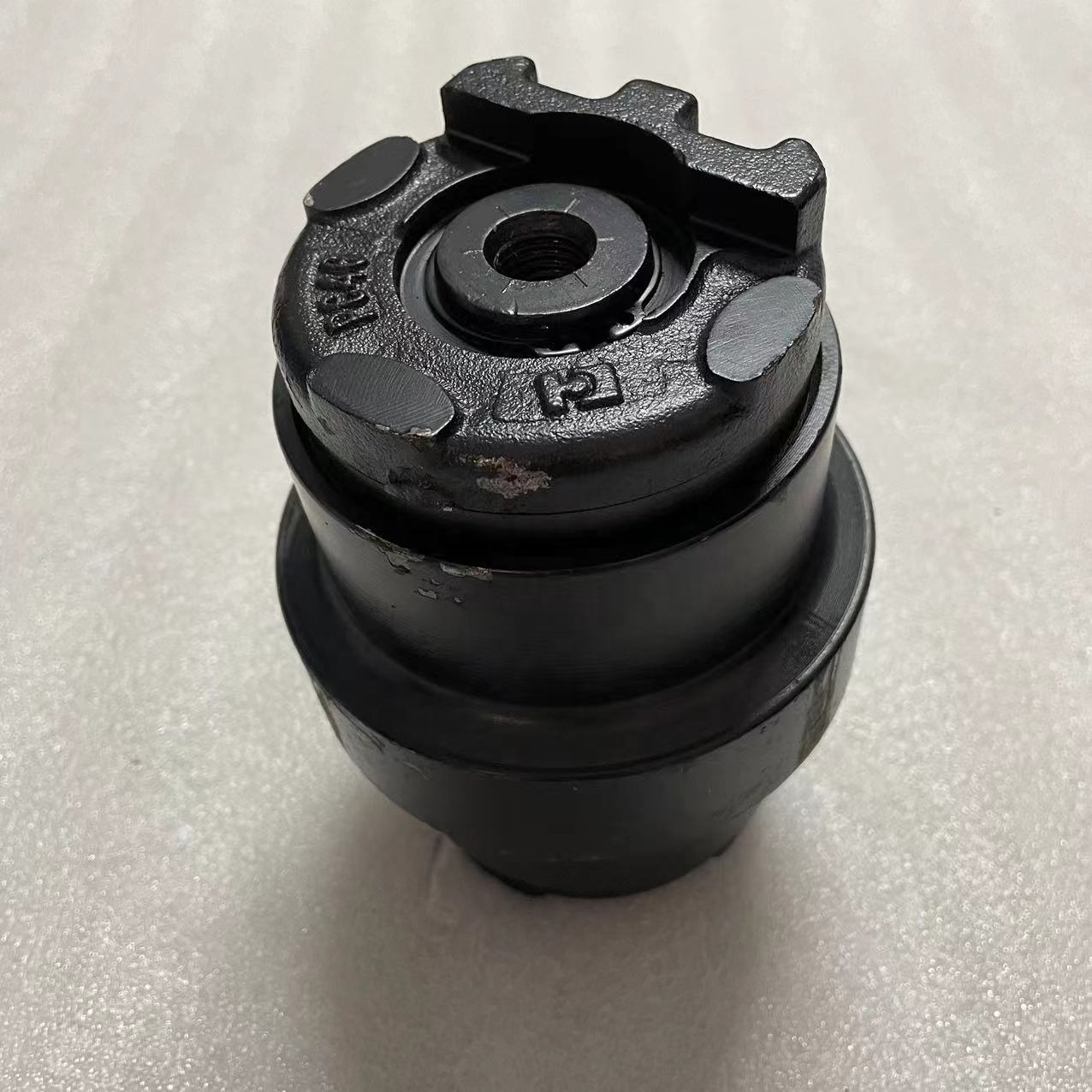 Mini Excavator Chassis Accessories Are Suitable for Komatsu PC56-7 PC210-6 PC220-2 Excavator Track Lower Roller