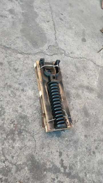 Excavator Track Recoil Spring SH75 Track Adjuster Assembly SH80 Tension Track Spring for Sumitomo SH75 SH80
