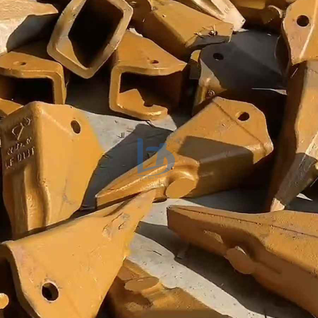Excavator Bucket Tooth Bucket Teeth V13 V17 V17Vy V17Syl V18Ty V51Syl V29 V39 V61 V69 18S 22S 25S 30S 35S 50S 25T