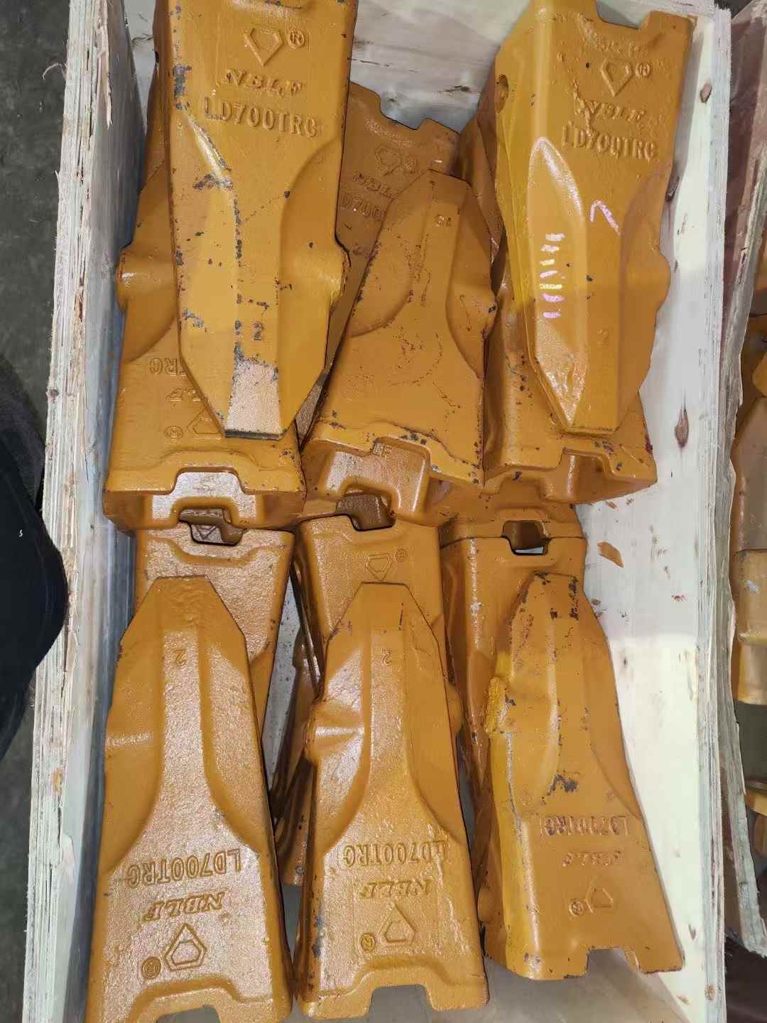 Excavator Bucket Tooth Bucket Teeth V13 V17 V17Vy V17Syl V18Ty V51Syl V29 V39 V61 V69 18S 22S 25S 30S 35S 50S 25T