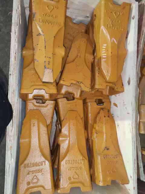 Excavator Bucket Tooth Bucket Teeth V13 V17 V17Vy V17Syl V18Ty V51Syl V29 V39 V61 V69 18S 22S 25S 30S 35S 50S 25T