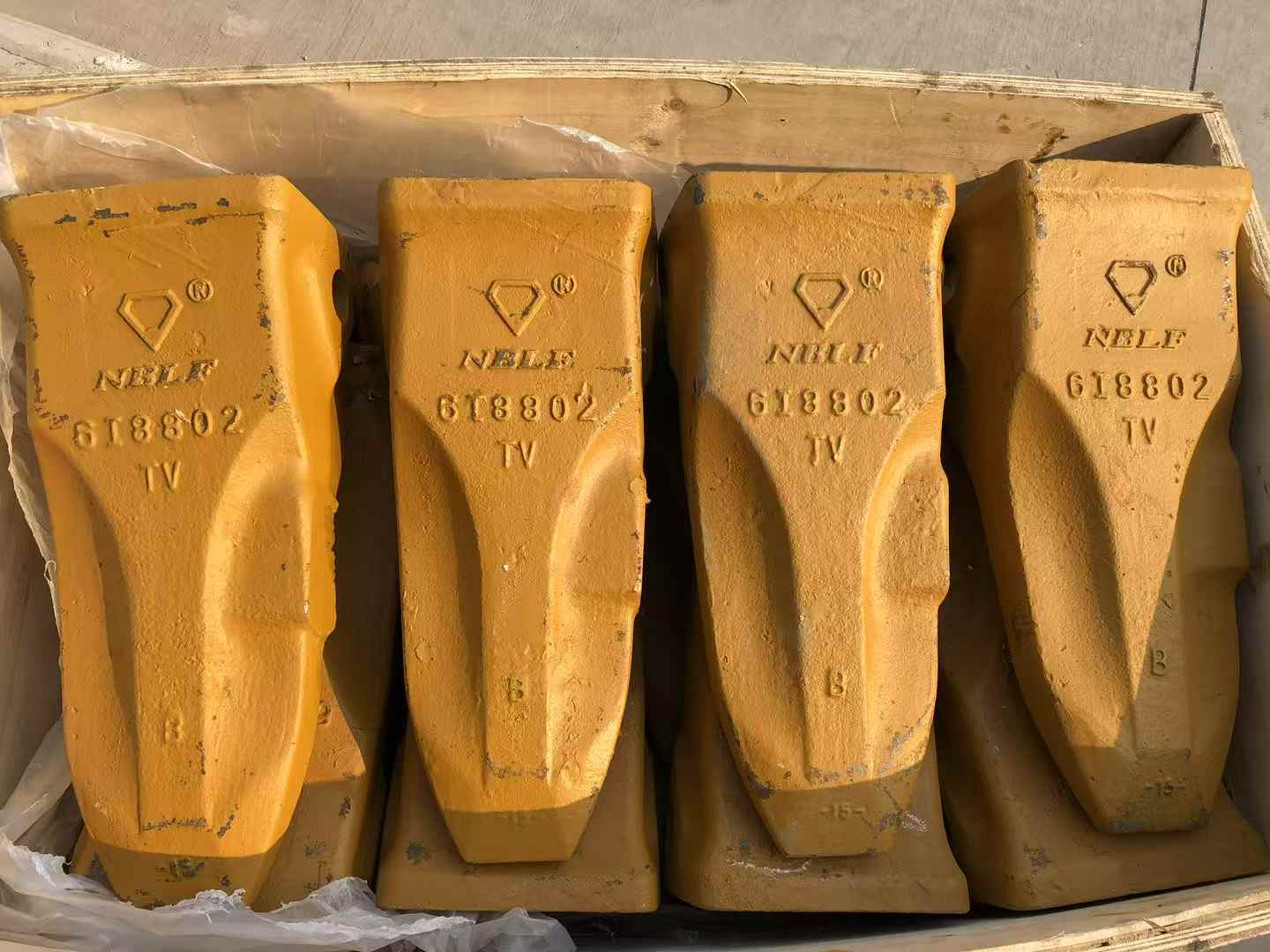 Excavator Bucket Tooth Bucket Teeth V13 V17 V17Vy V17Syl V18Ty V51Syl V29 V39 V61 V69 18S 22S 25S 30S 35S 50S 25T