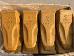Excavator Bucket Tooth Bucket Teeth V13 V17 V17Vy V17Syl V18Ty V51Syl V29 V39 V61 V69 18S 22S 25S 30S 35S 50S 25T