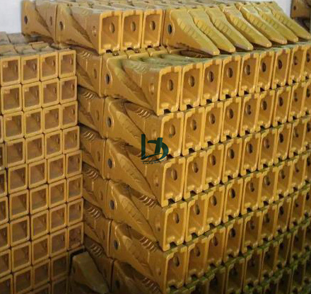 Excavator Bucket Teeth Tooth Adapter Pc60 Pc200 Sk200 Cat330 53103205 for Cat Komatsu Kobelco