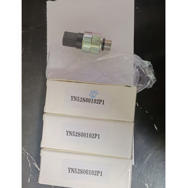 LANXIN High Performance YN52S00102P1 Oil Pressure Sensor for Kobelco SK200-8 Excavator Parts
