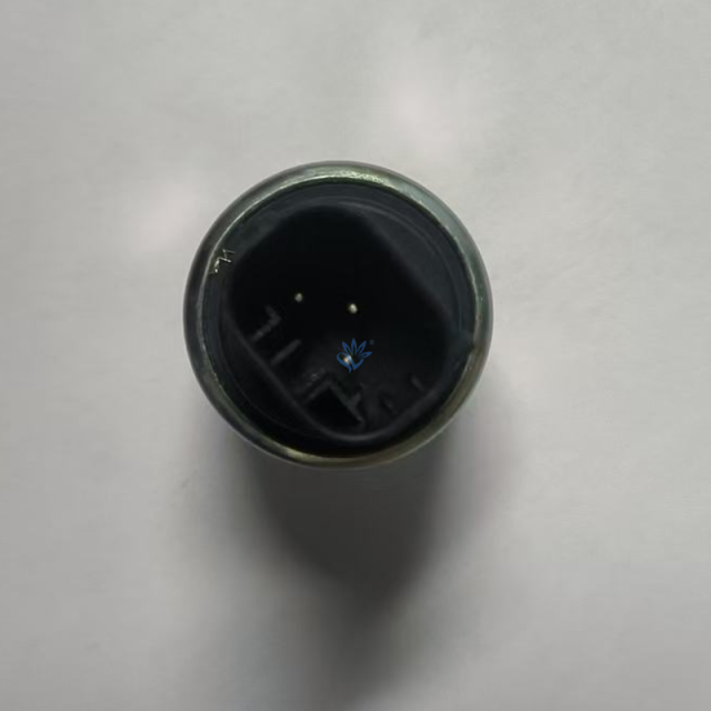 LANXIN High Performance YN52S00102P1 Oil Pressure Sensor for Kobelco SK200-8 Excavator Parts