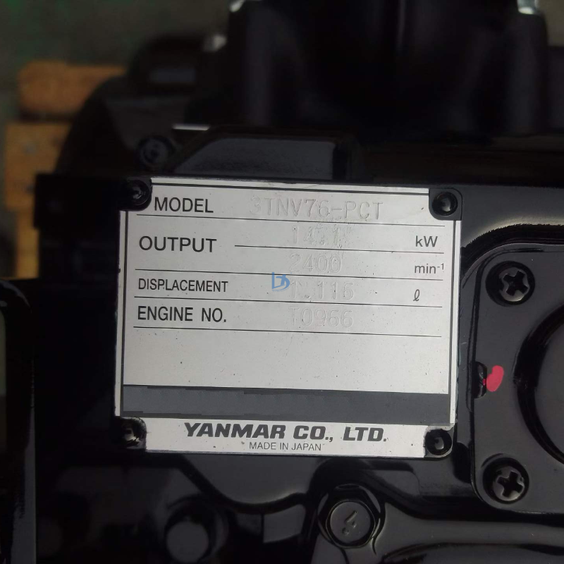 Replacement Parts 15.1KW 2400 3TNV76 3-Cylinder Diesel Engine Assembly Used in Mini Excavator Parts for Yanmar