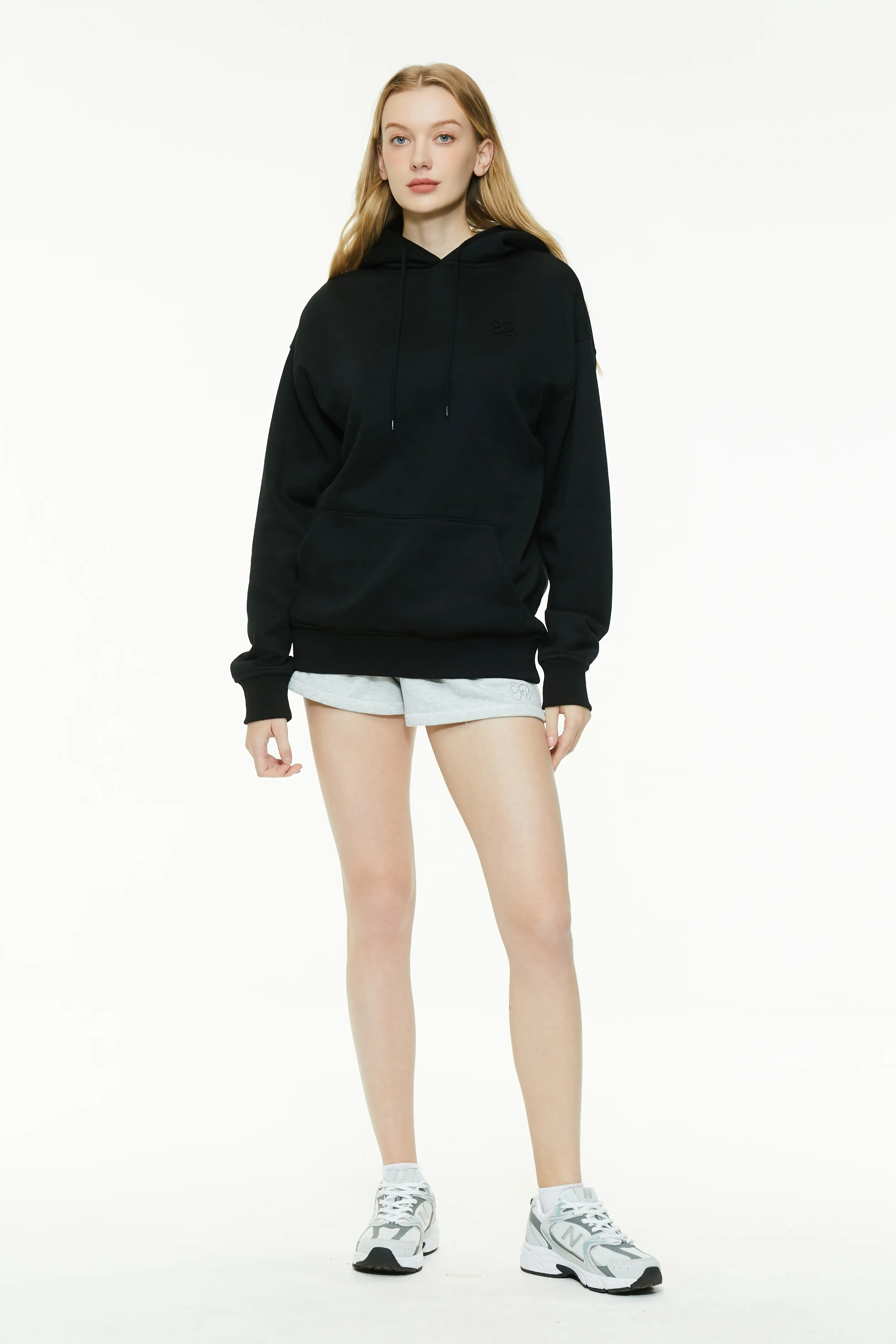 Basic hooded sweatshirt