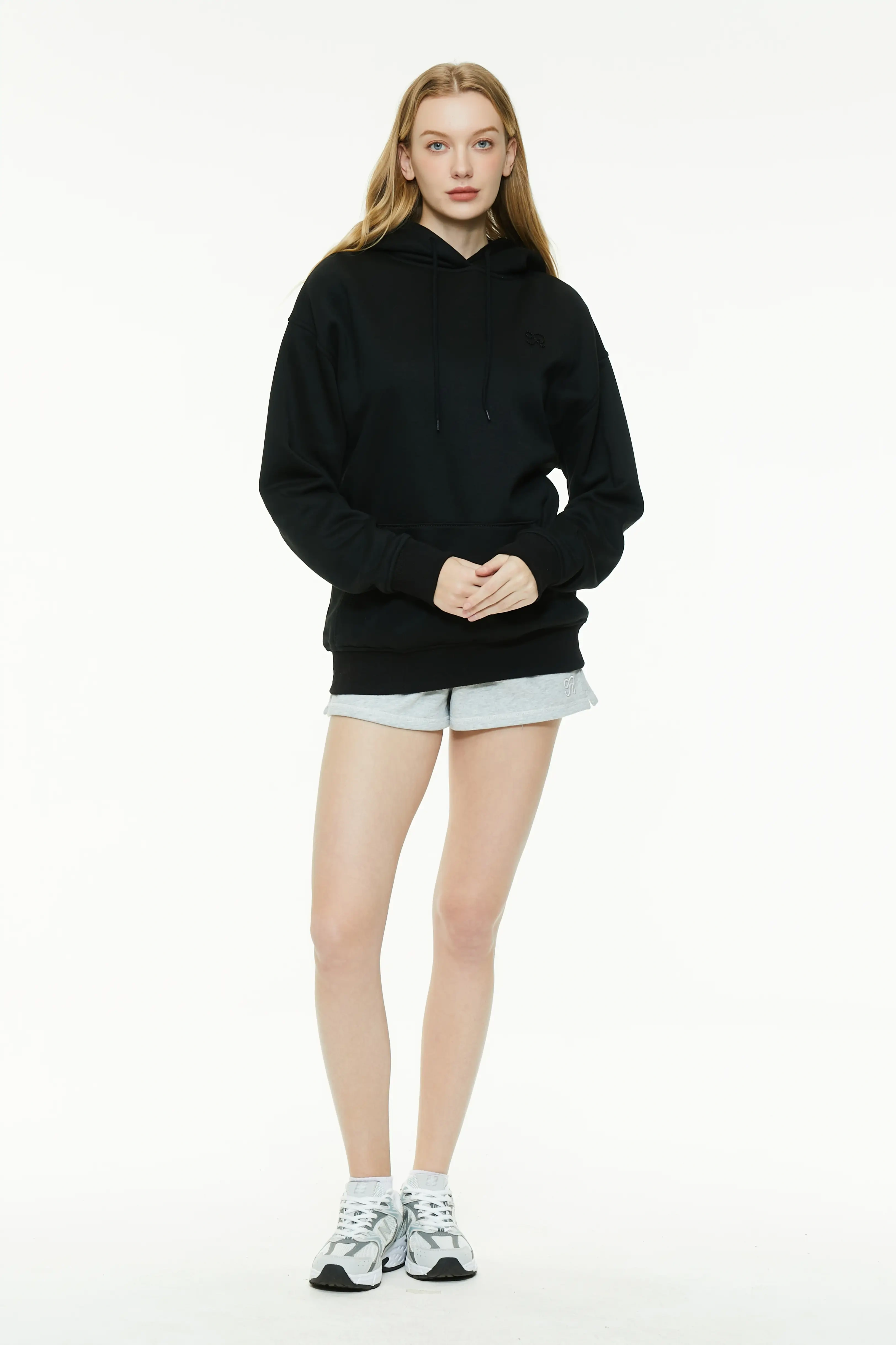 Basic hooded sweatshirt