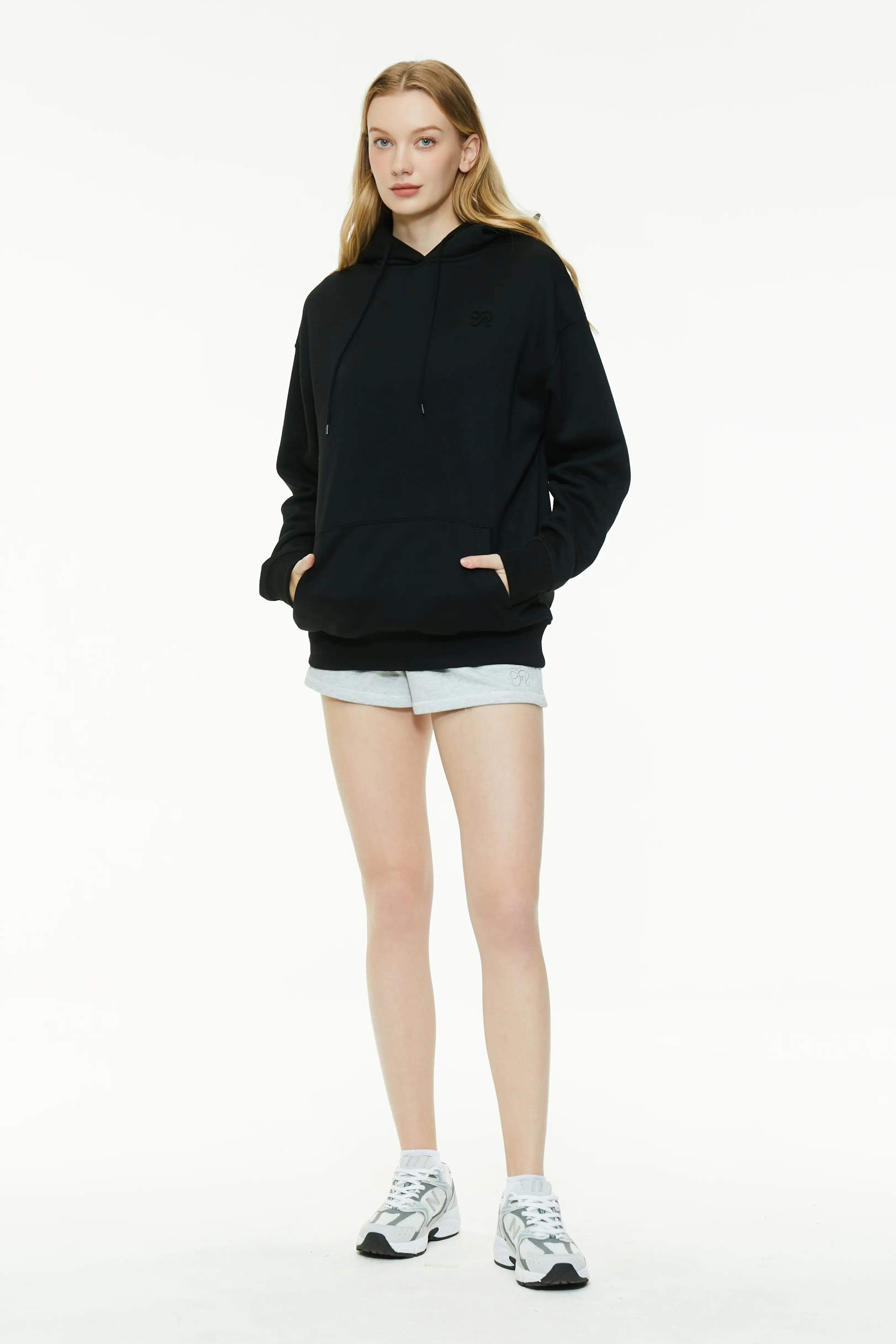 Basic hooded sweatshirt