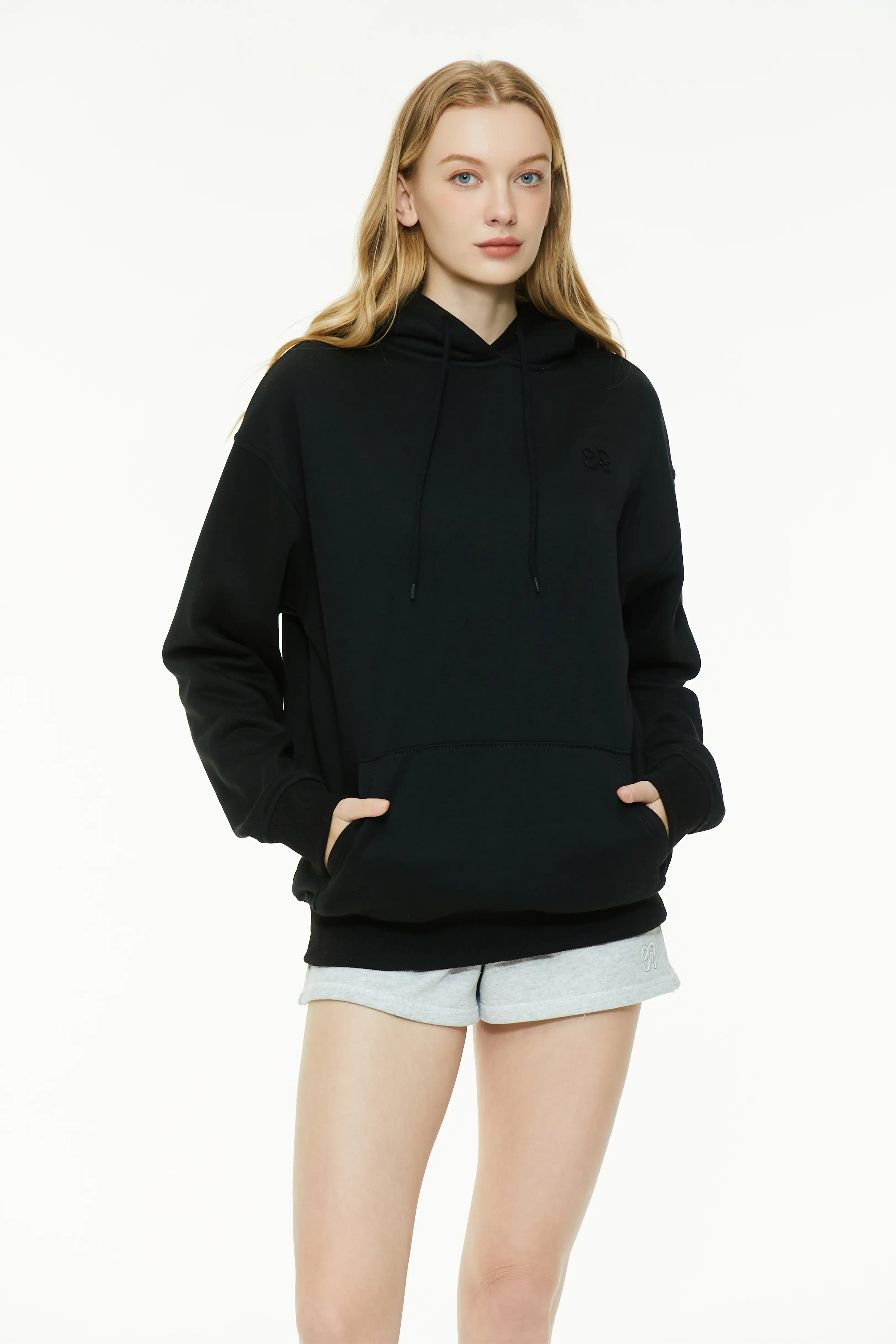 Basic hooded sweatshirt