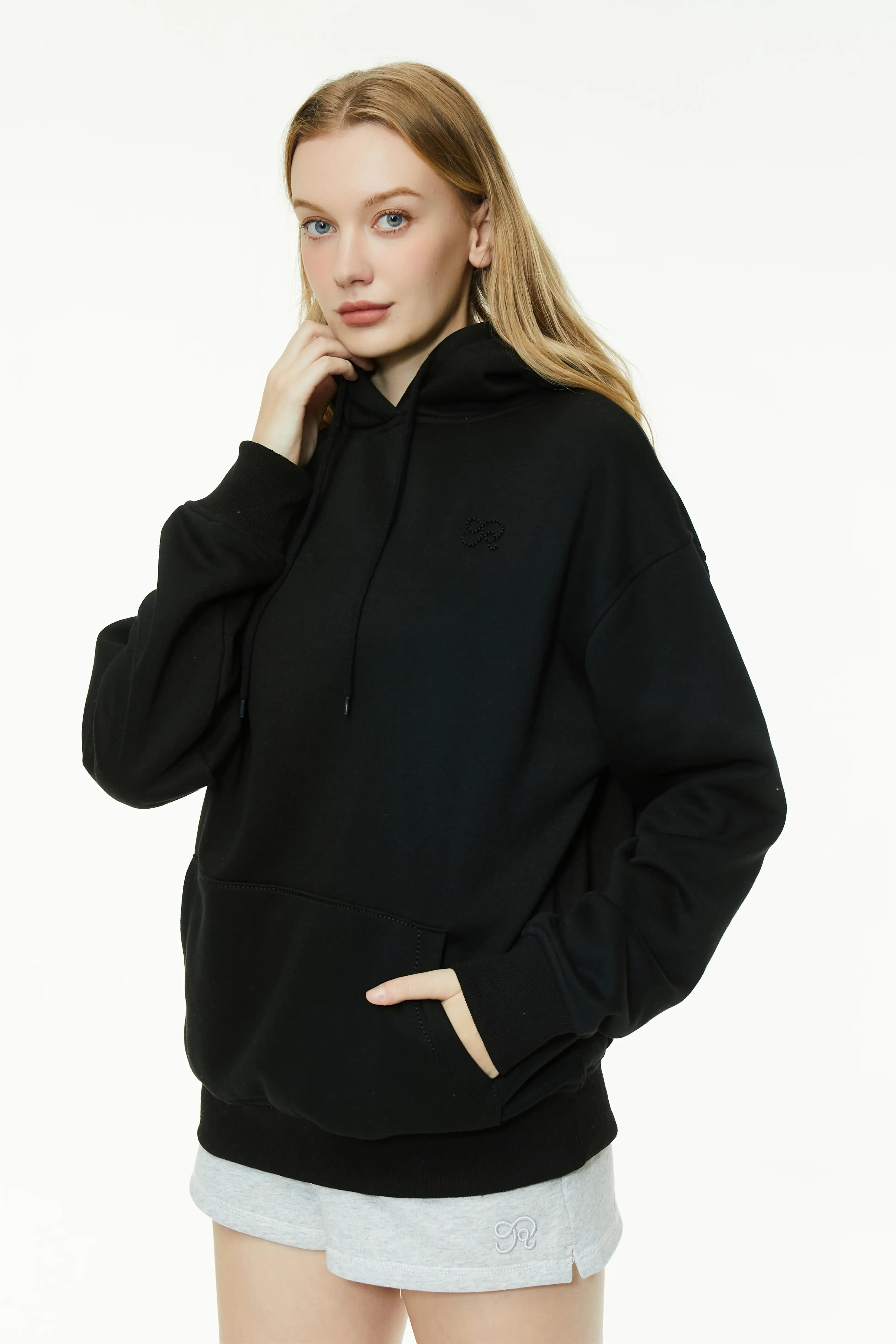 Basic hooded sweatshirt