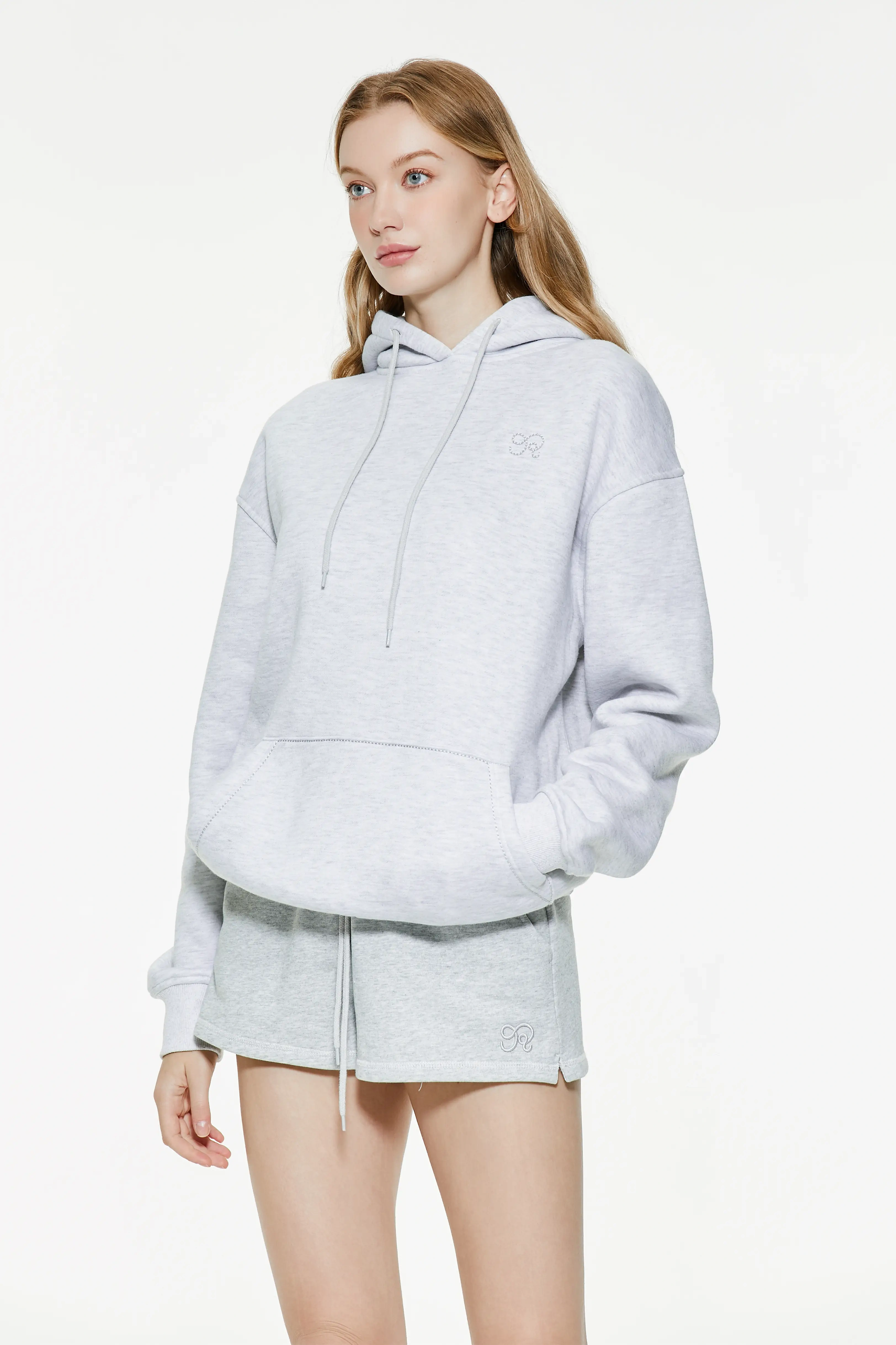 Basic hooded sweatshirt