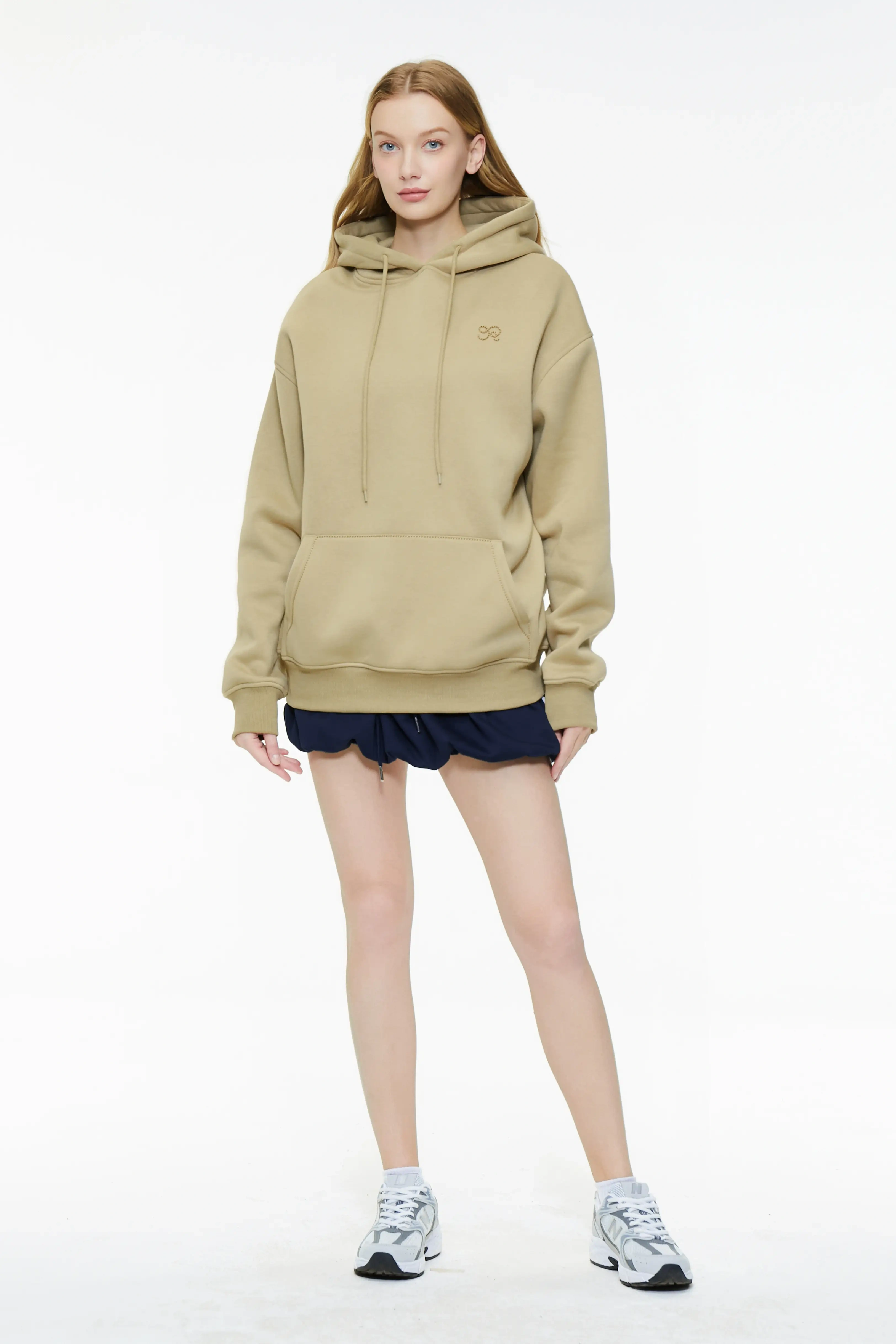 Basic hooded sweatshirt