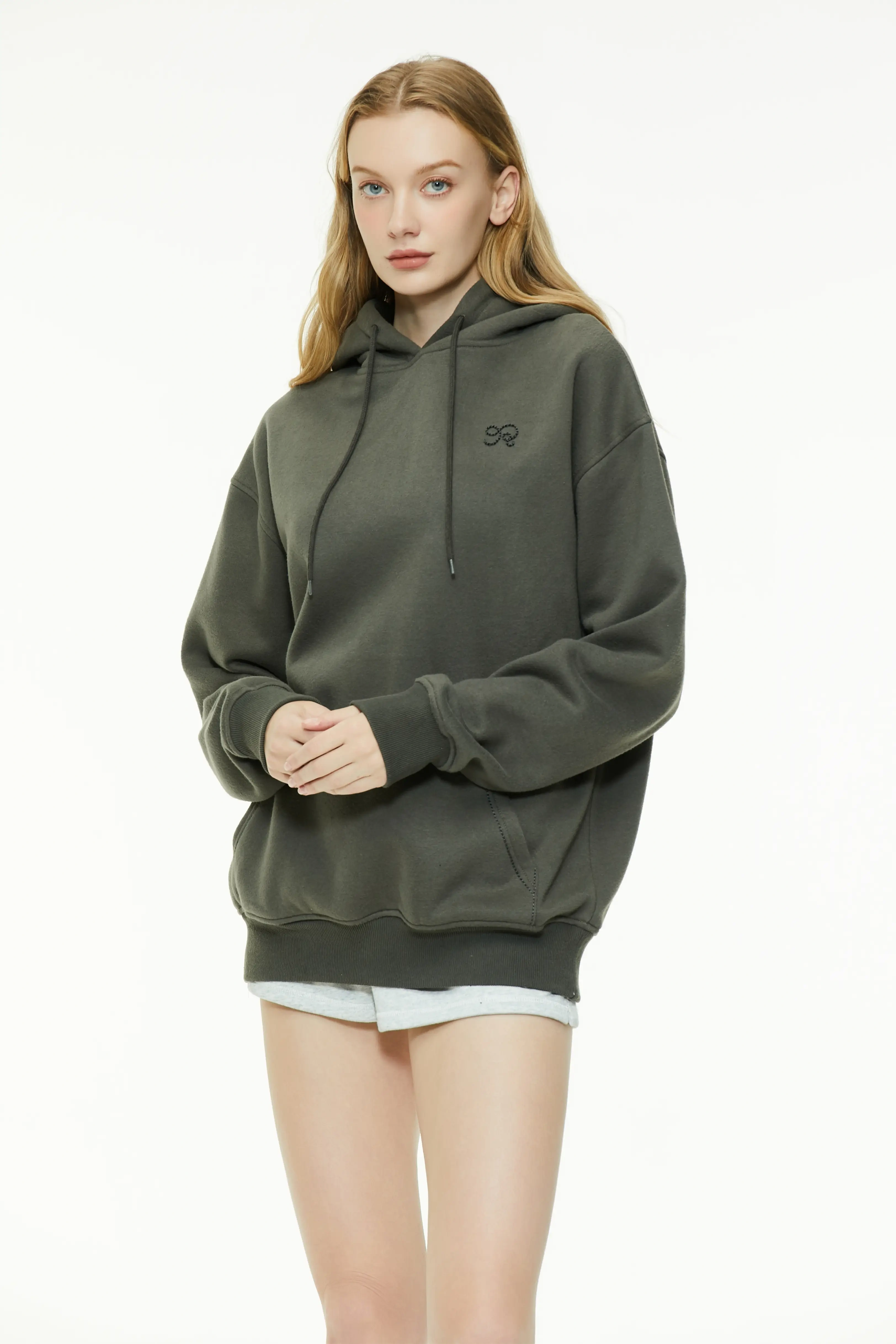 Basic hooded sweatshirt