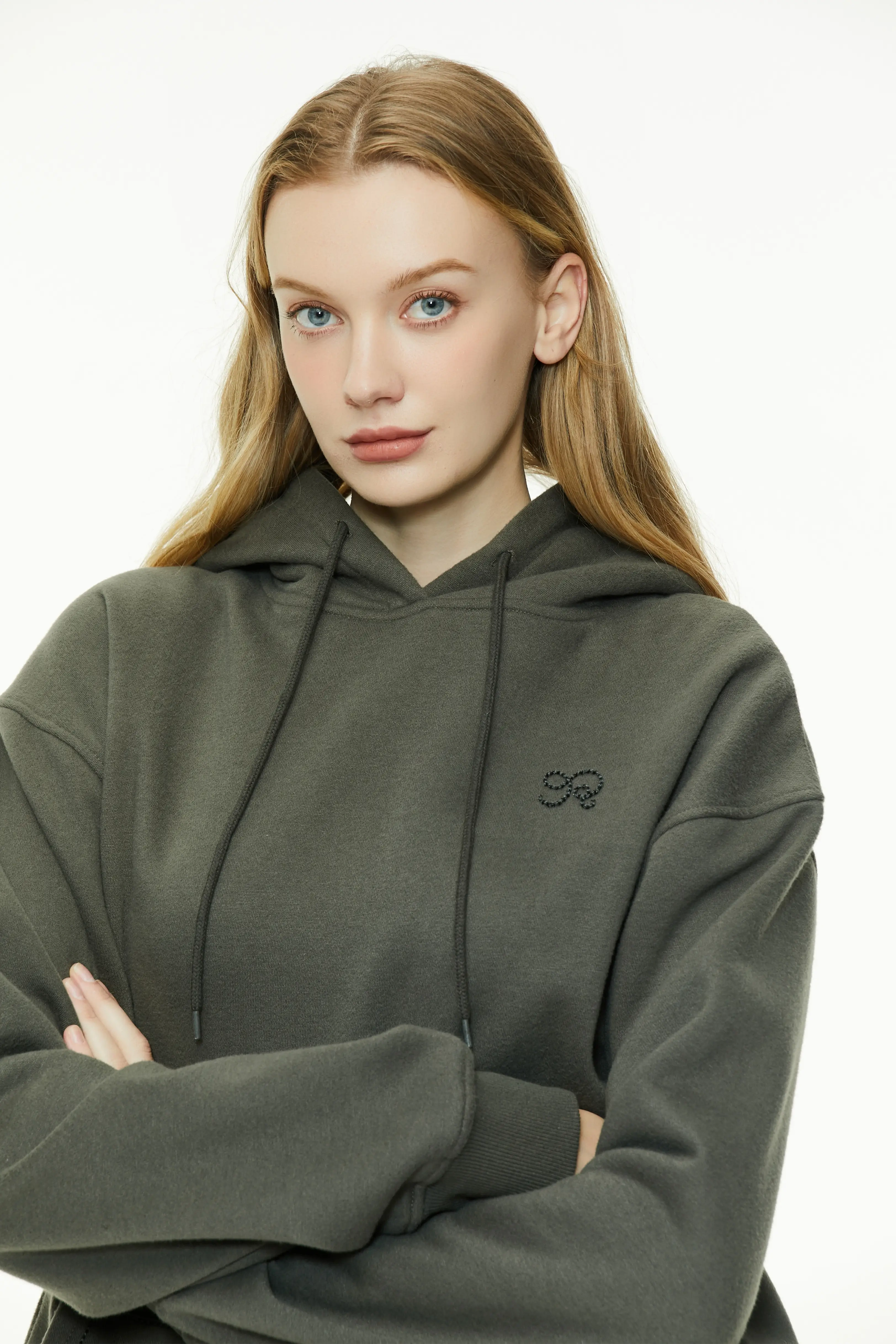 Basic hooded sweatshirt