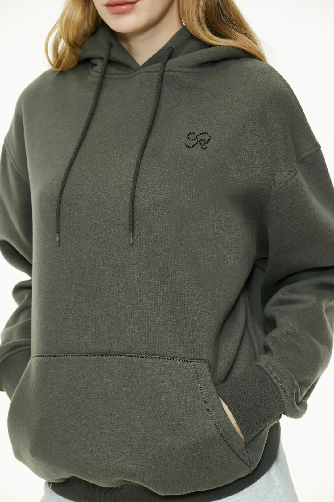 Basic hooded sweatshirt
