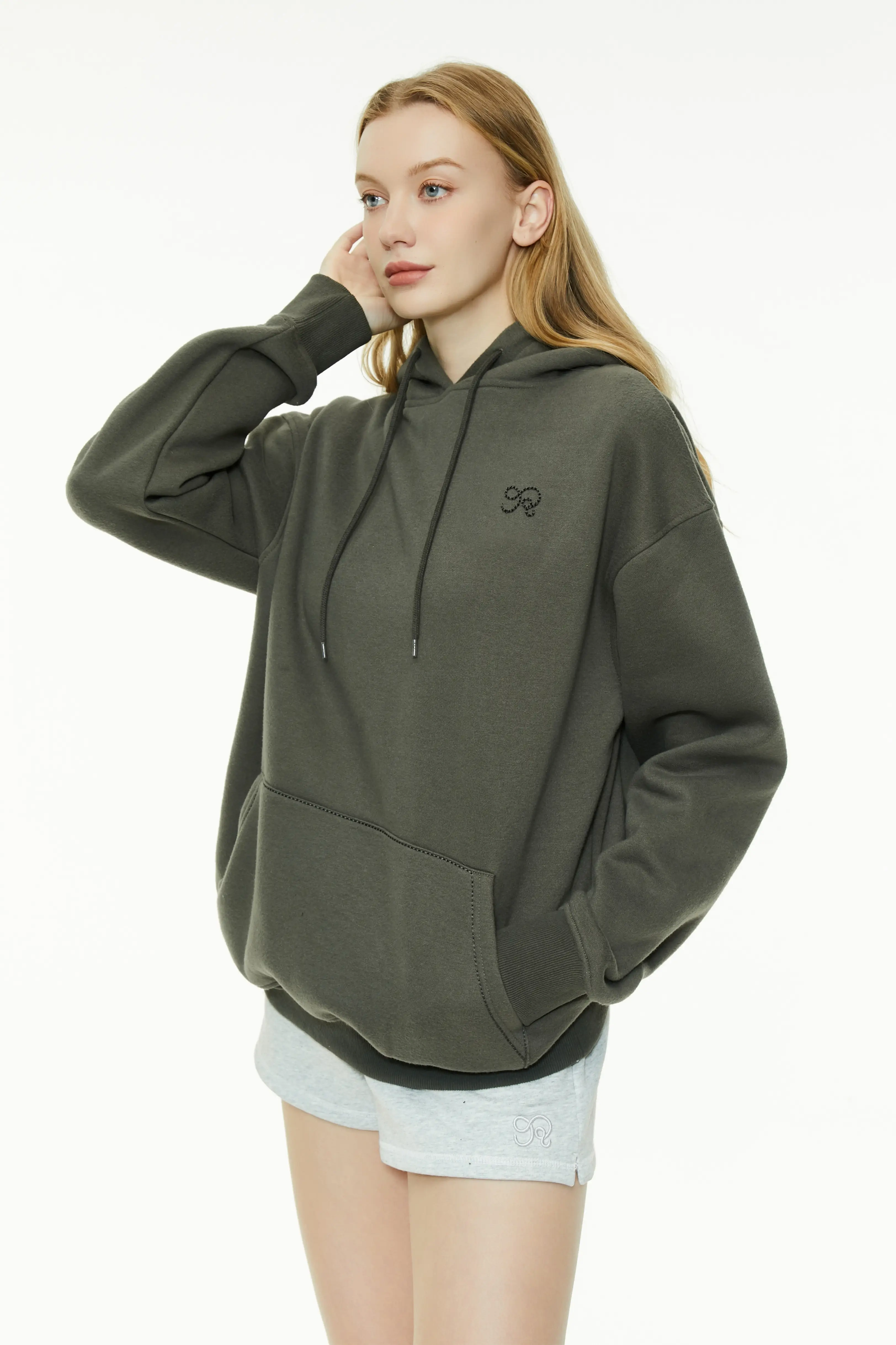 Basic hooded sweatshirt
