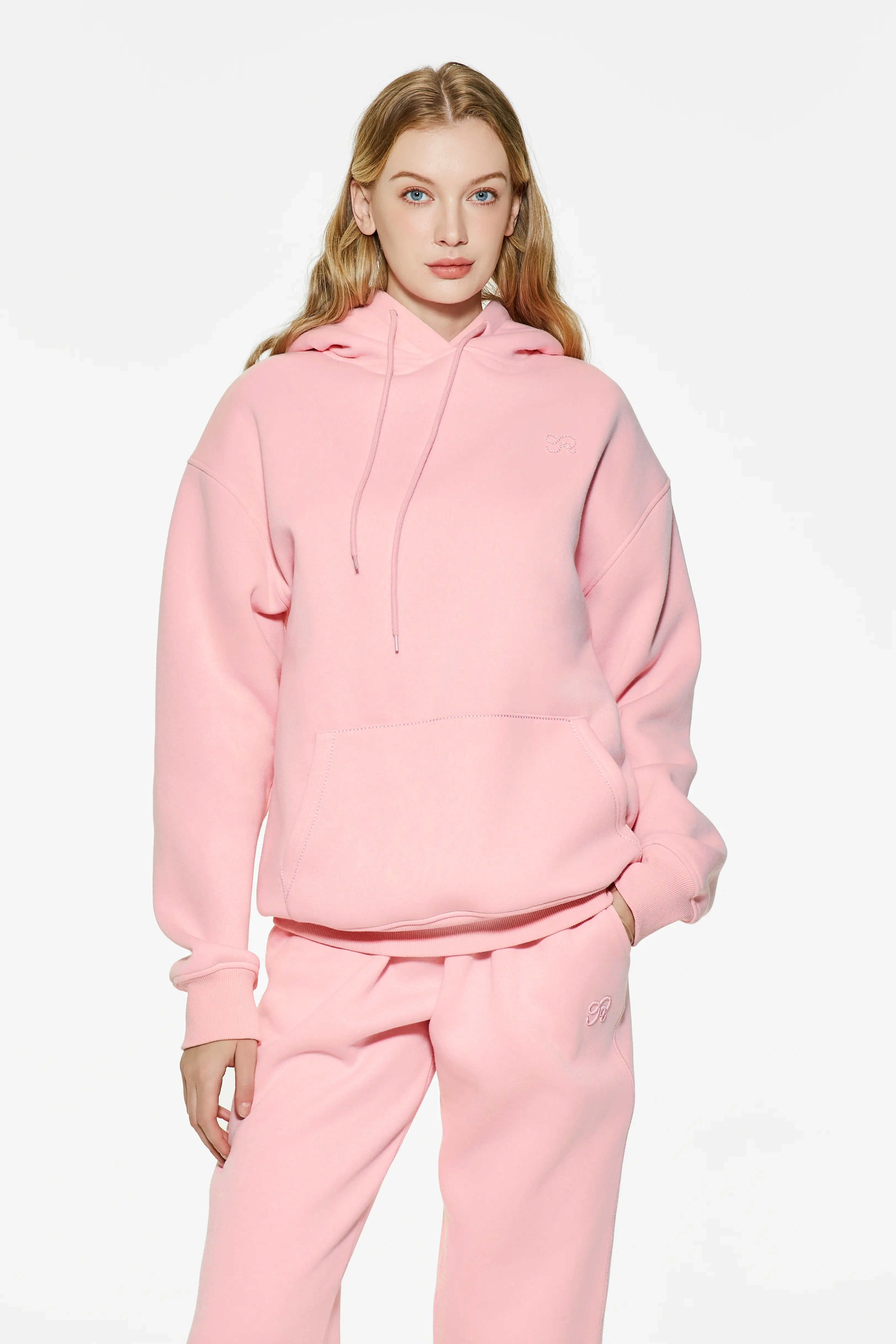 Basic hooded sweatshirt