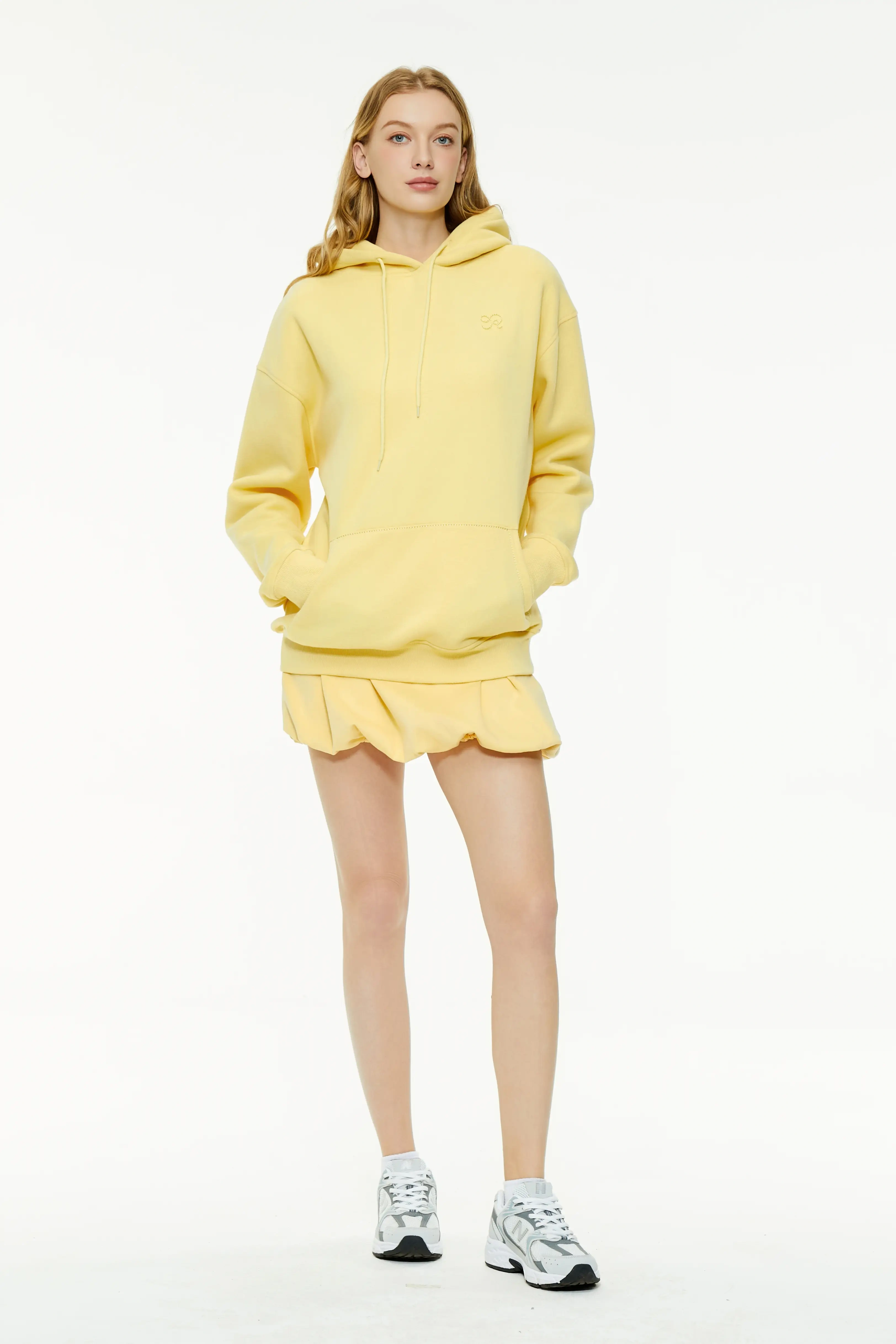Basic hooded sweatshirt