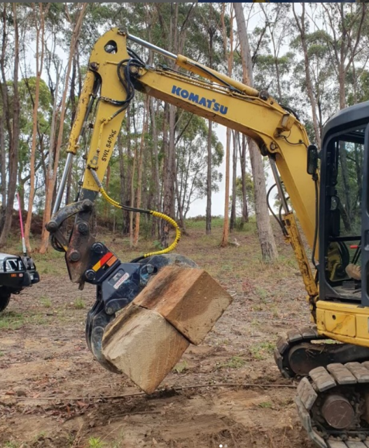 CNS HYDRAULIC EXCAVATOR GRAPPLE FOR STONE ROD GRAB