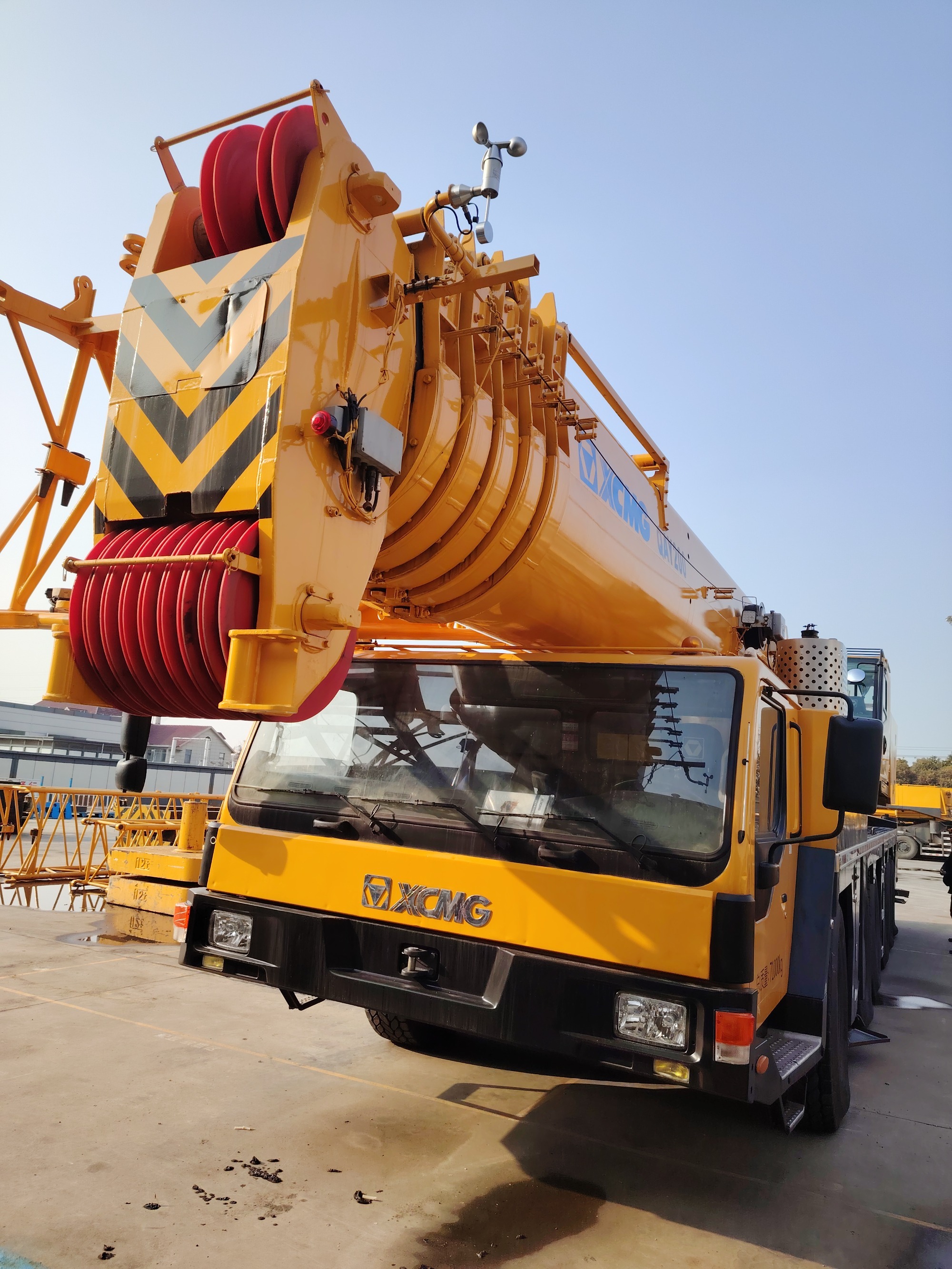 Xc (MG) Official Qay200 Used Mobile Crane Truck 200 Ton Used All Terrain Crane Low Price in Stock